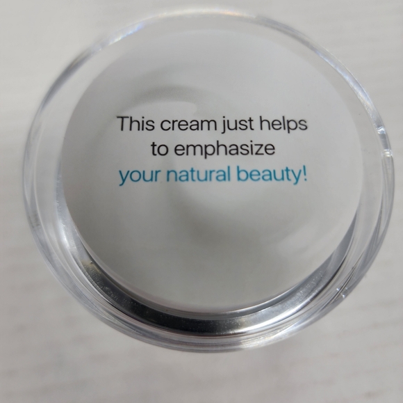 Retinol & Collagen Face Cream Moisturizer Day & Night Hyaluronic Acid Sealed - Picture 9 of 11